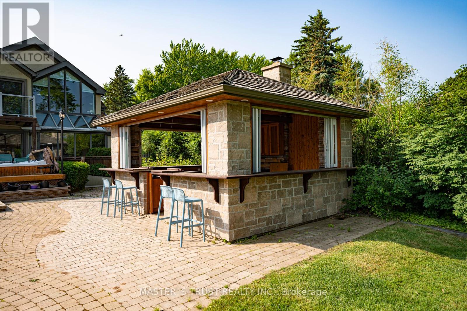7 Third Line Property Photo 10