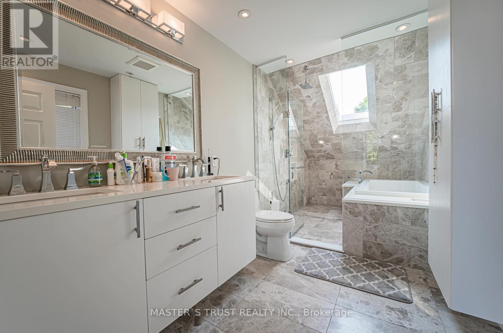 7 Third Line Property Photo 24