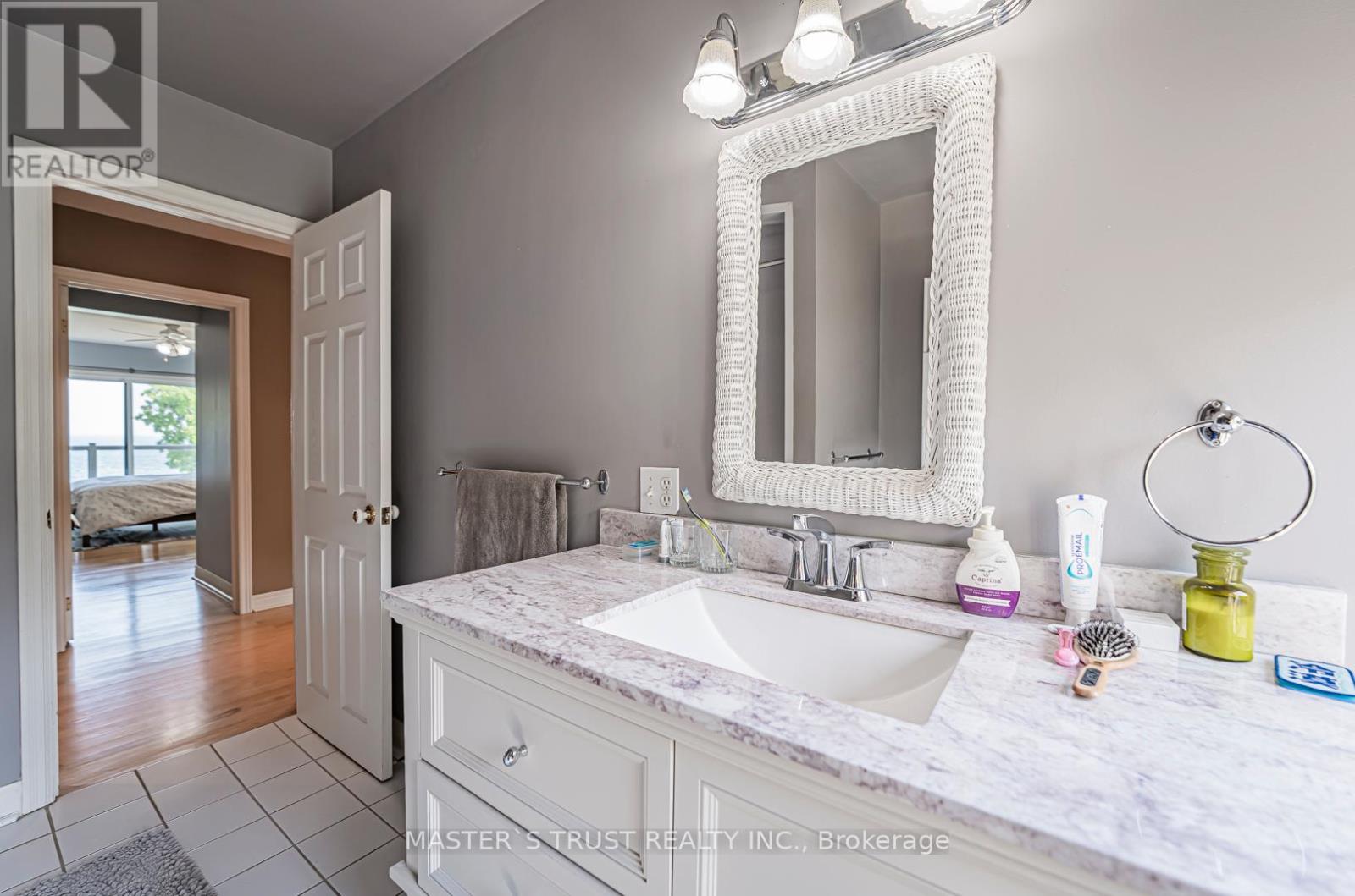 7 Third Line Property Photo 25