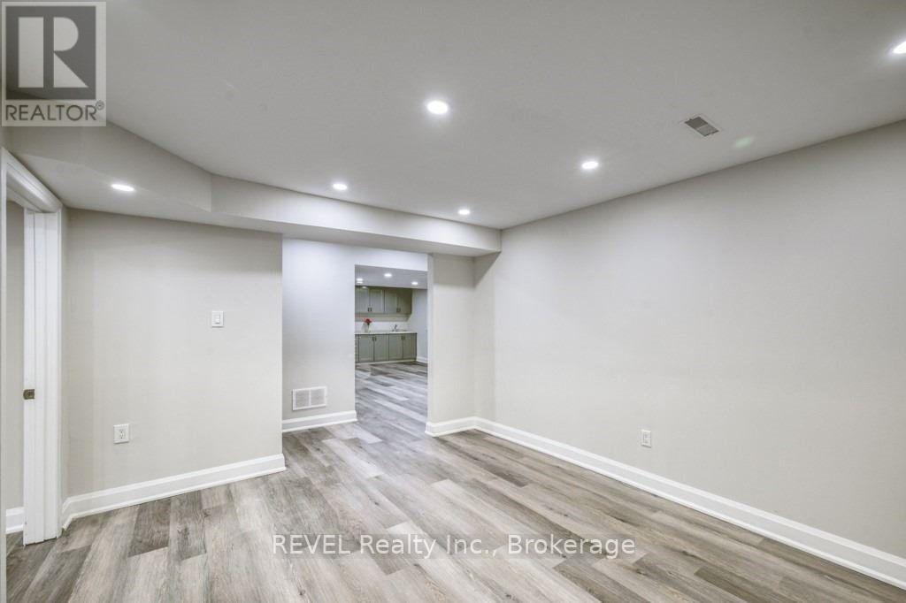 401 Schreyer Crescent Property Photo 45