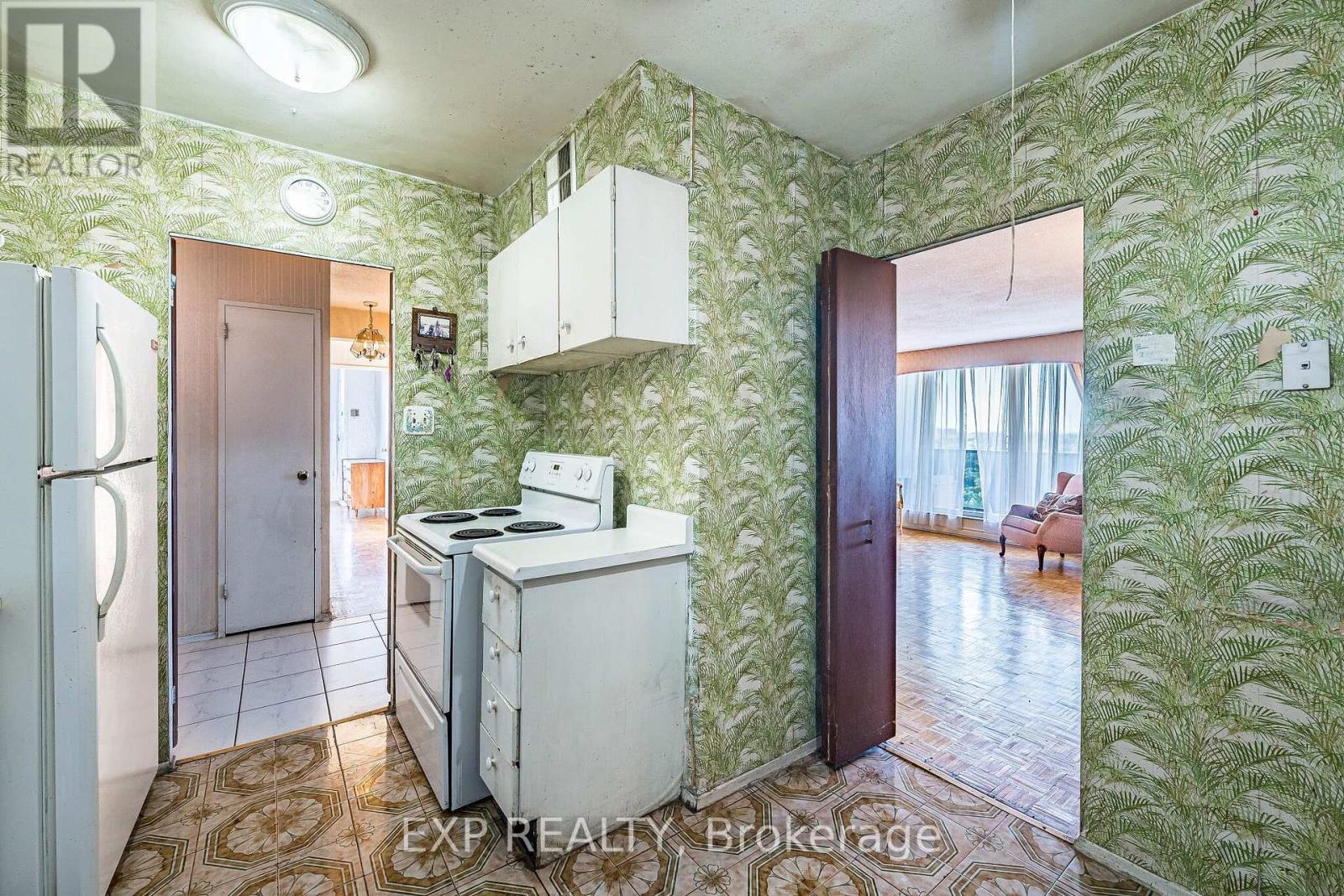 2412 - 85 Emmett Avenue Property Photo 15