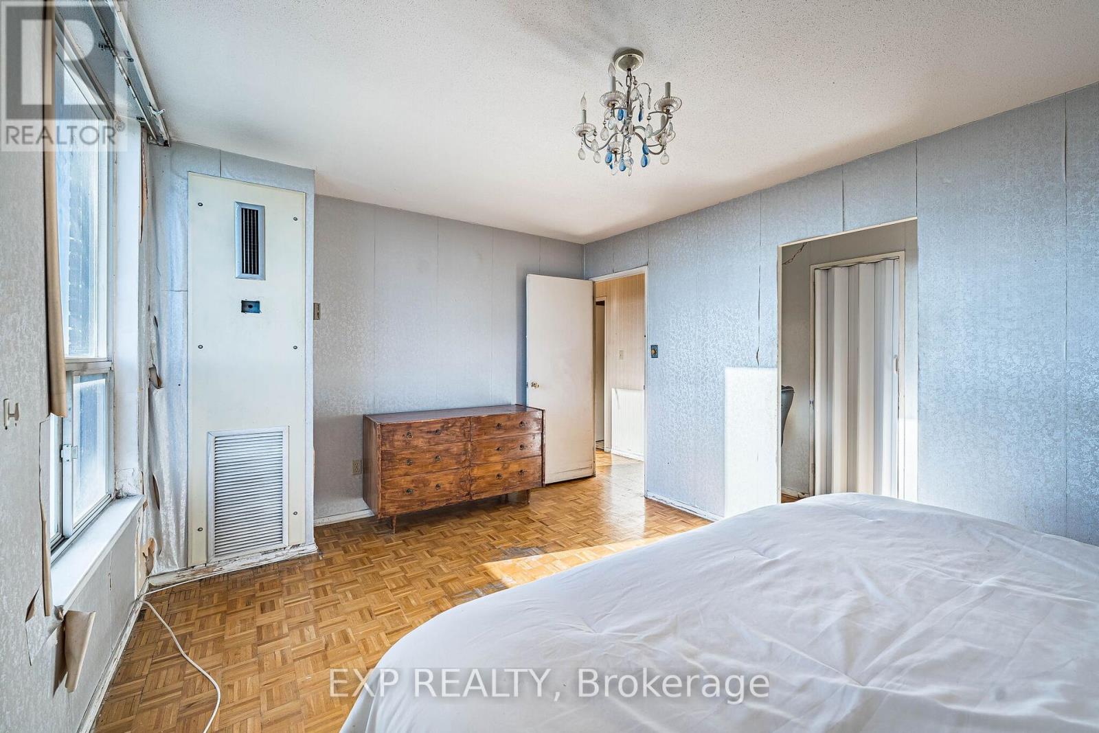 2412 - 85 Emmett Avenue Property Photo 19
