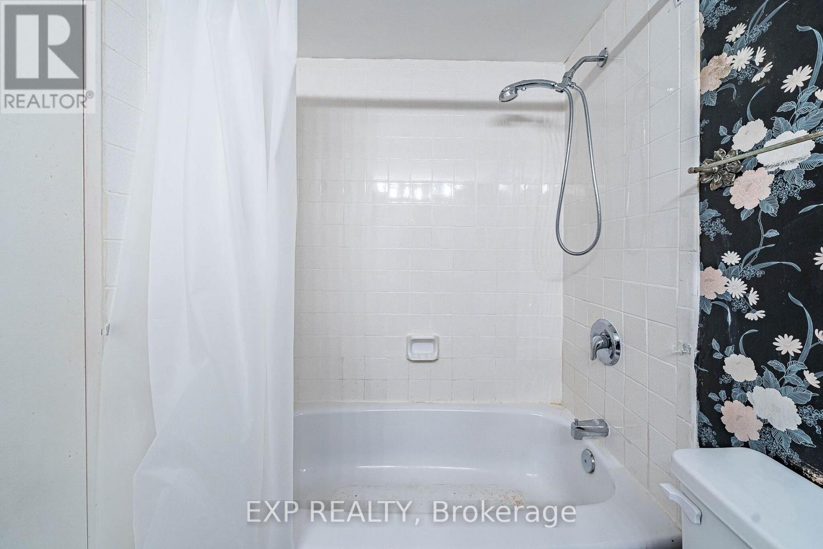2412 - 85 Emmett Avenue Property Photo 25