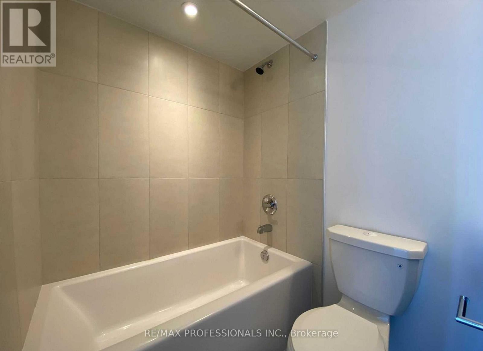 2616 - 9 Mabelle Avenue Property Photo 11