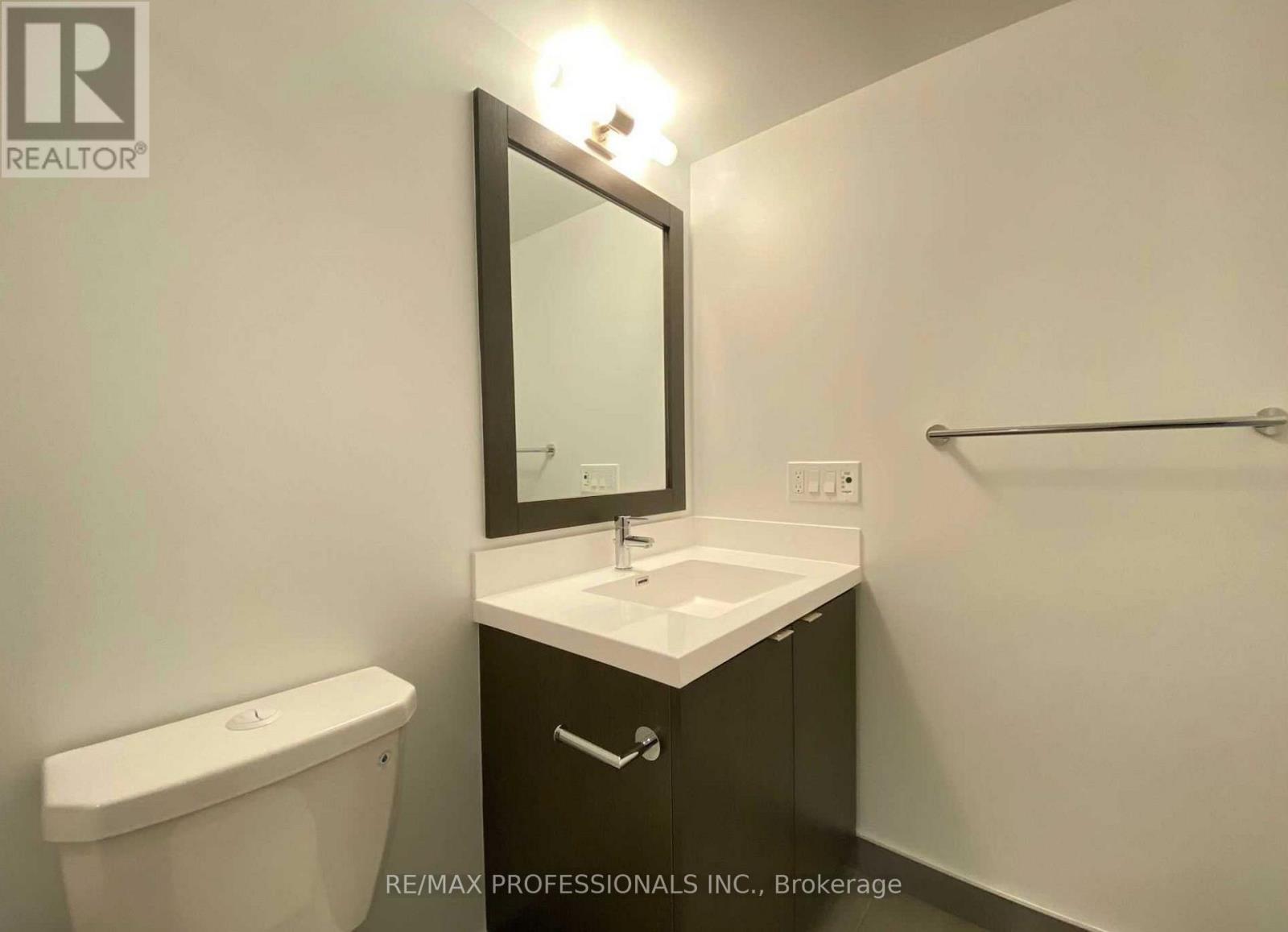 2616 - 9 Mabelle Avenue Property Photo 13