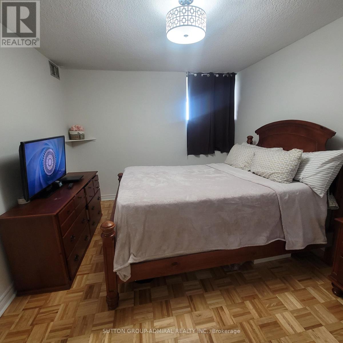802 - 10 Tobermory Drive Property Photo 12