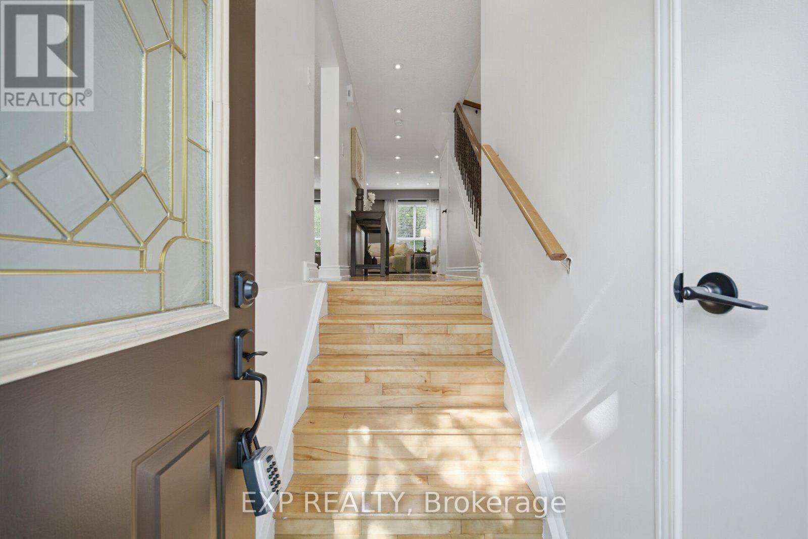 157 Moregate Crescent Property Photo 6