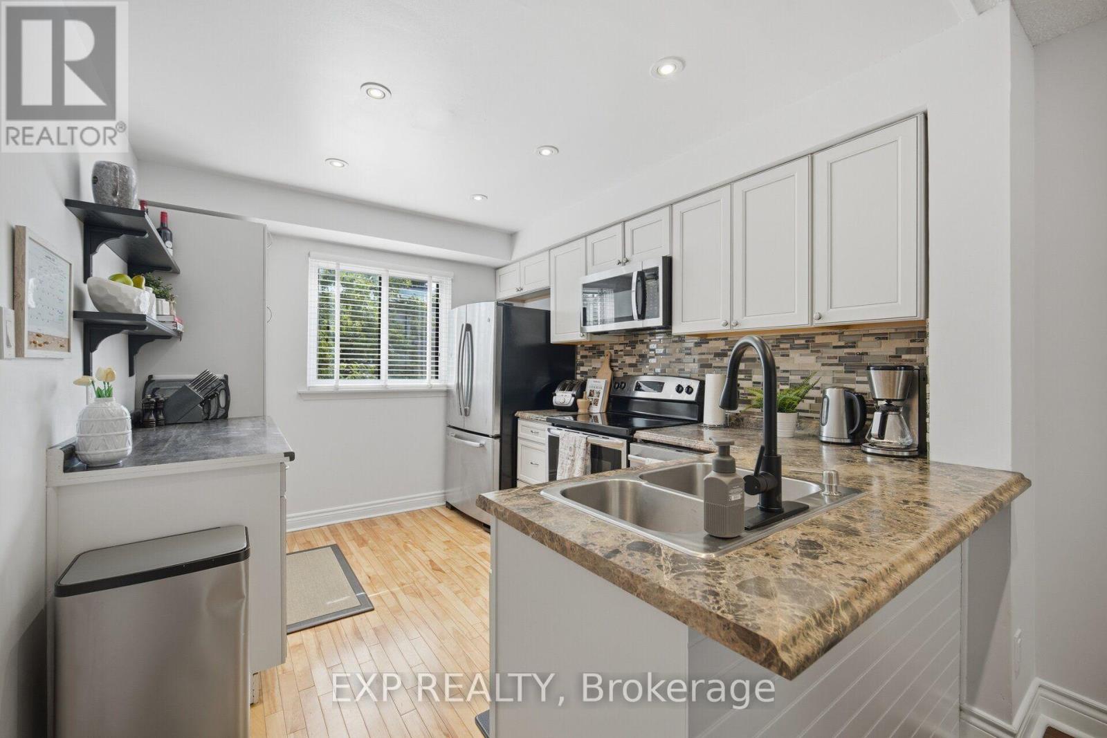 157 Moregate Crescent Property Photo 7