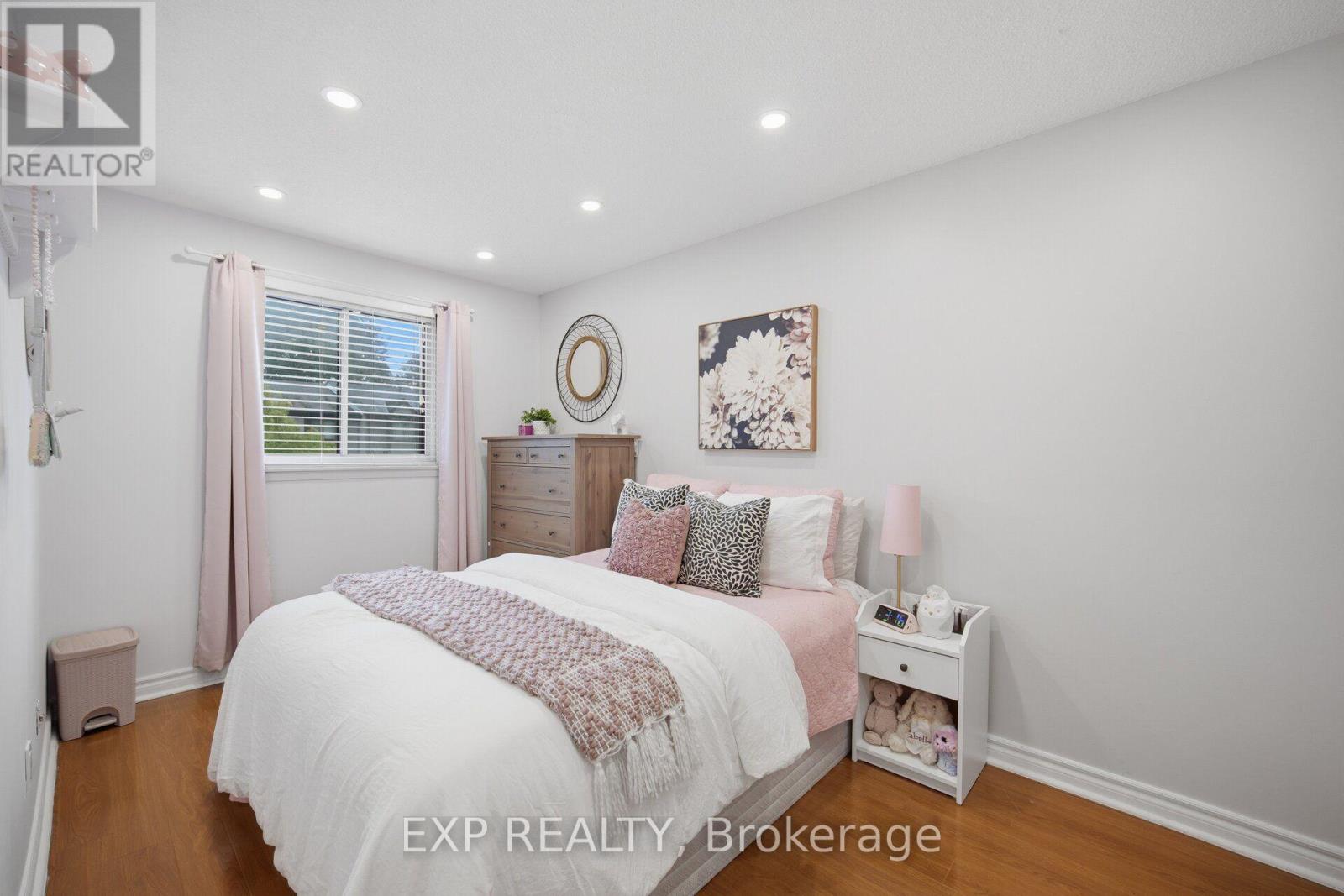 157 Moregate Crescent Property Photo 25