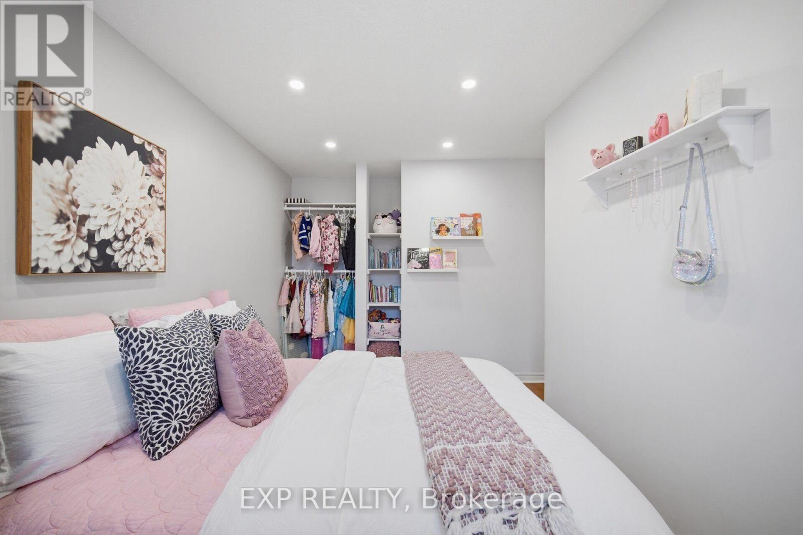 157 Moregate Crescent Property Photo 26