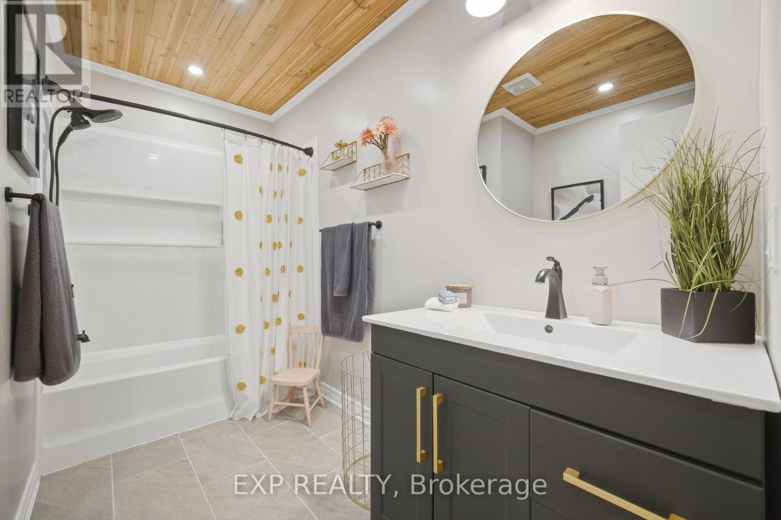 157 Moregate Crescent Property Photo 28