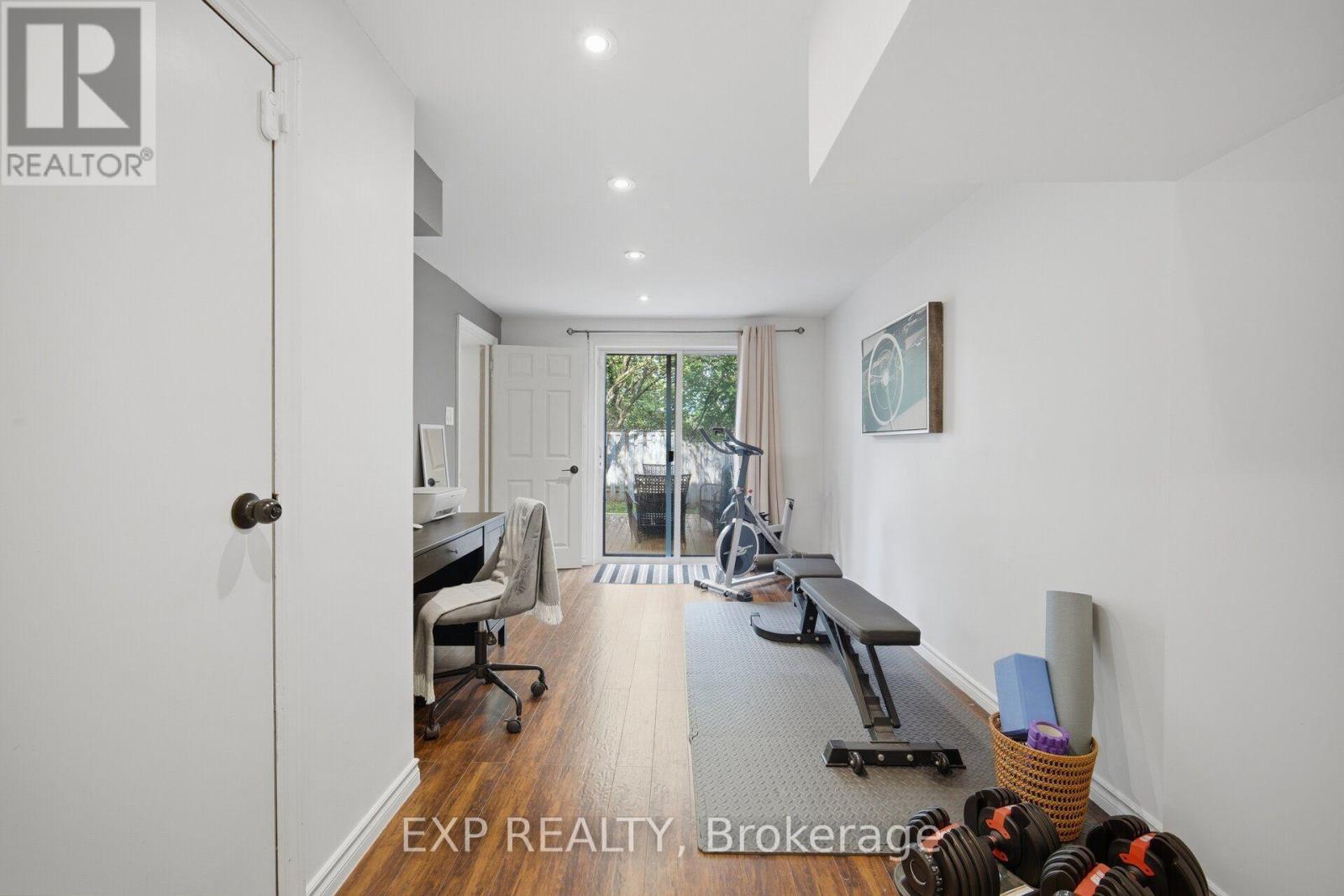 157 Moregate Crescent Property Photo 33