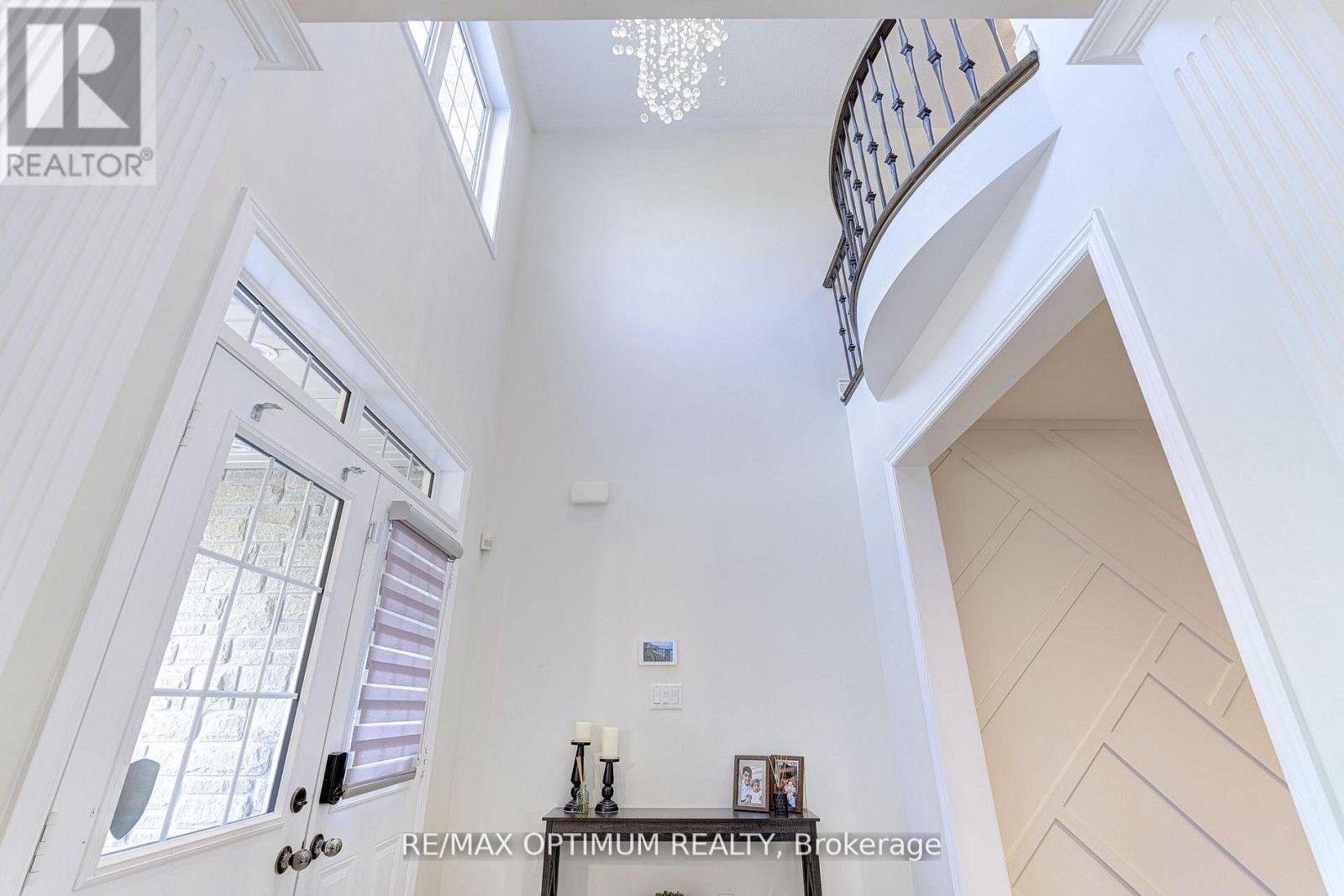 18 Deanston Court Property Photo 6