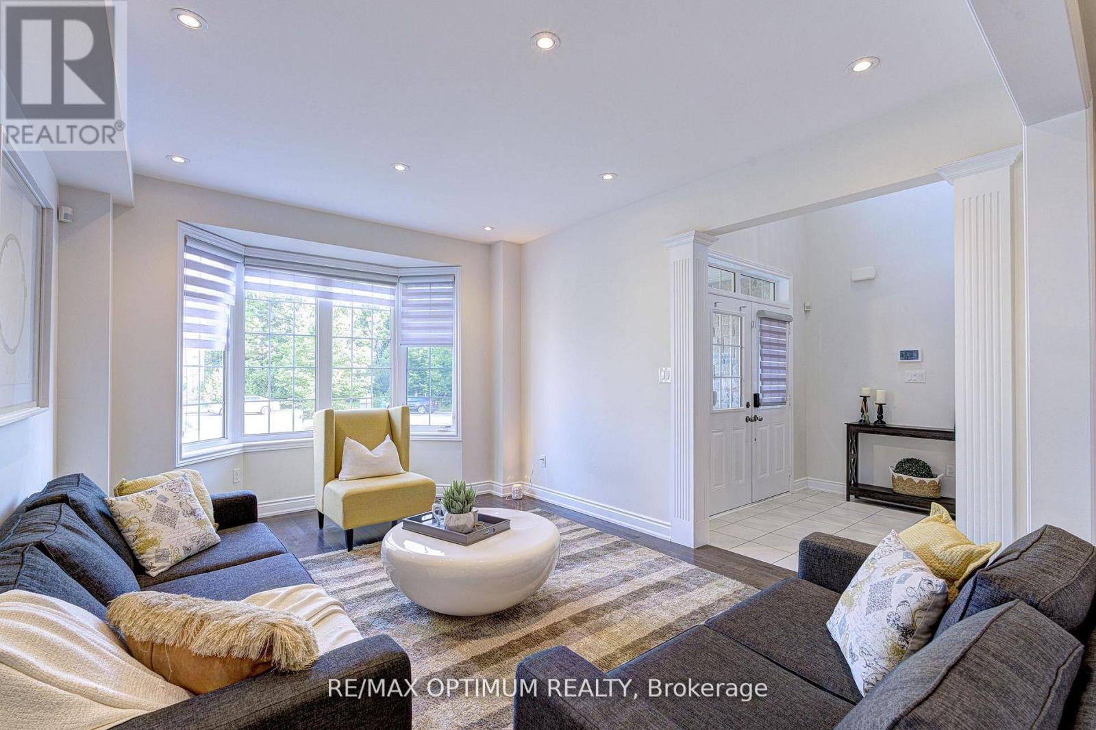 18 Deanston Court Property Photo 9