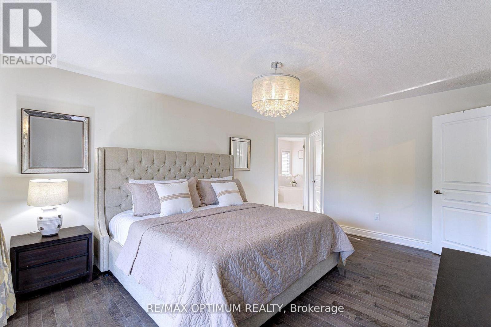18 Deanston Court Property Photo 30