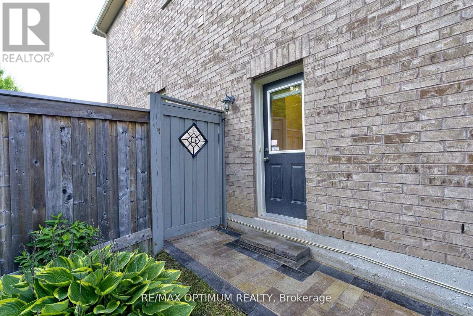 18 Deanston Court Property Photo 44