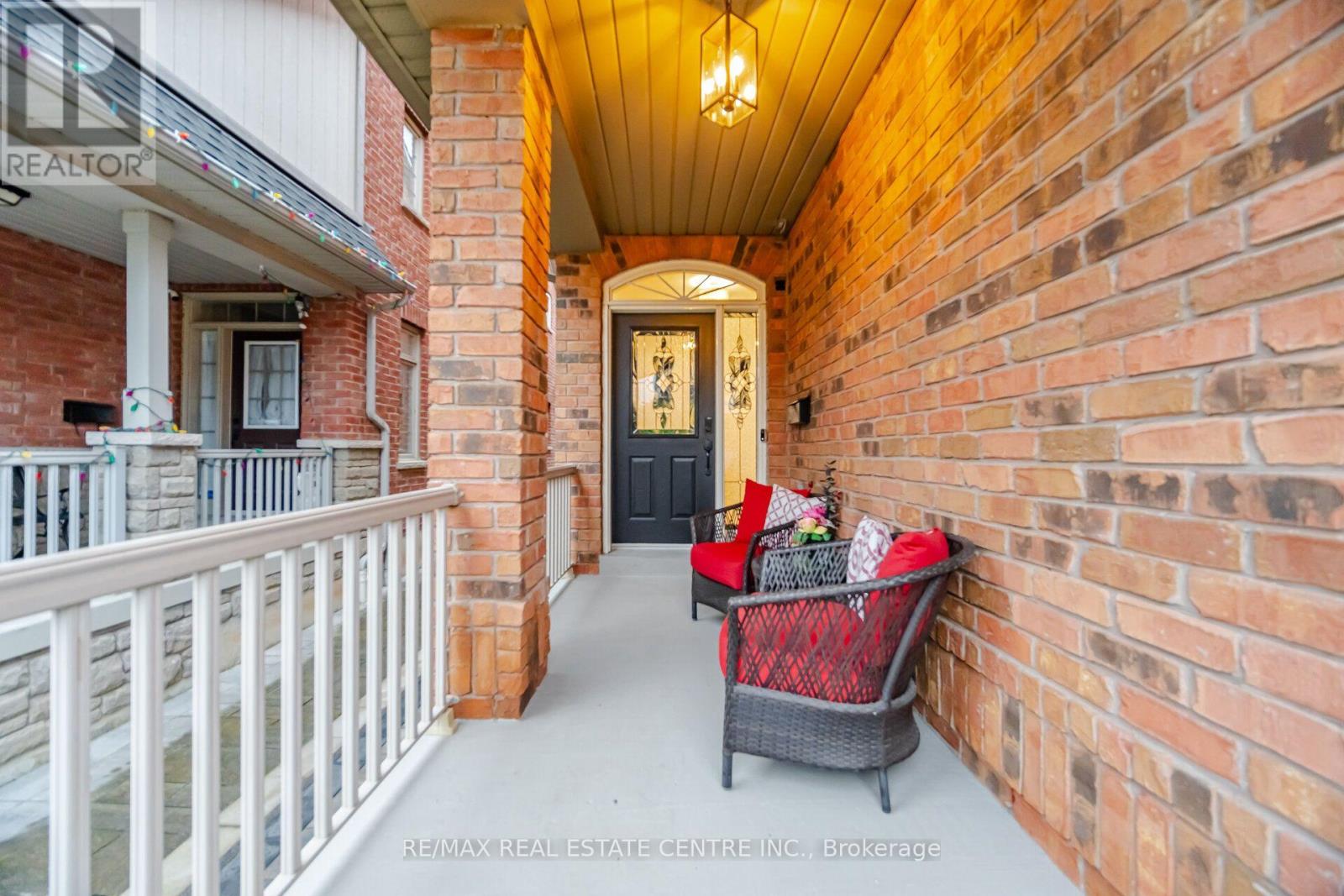 4804 Glasshill Grove Property Photo 6
