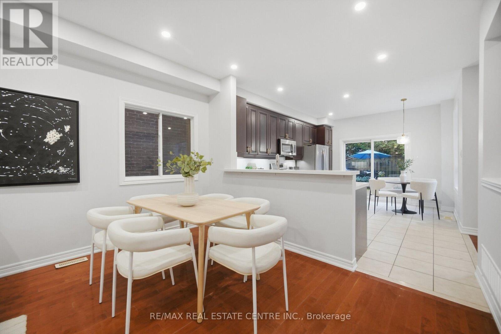 4804 Glasshill Grove Property Photo 11
