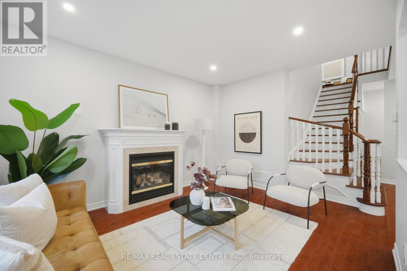 4804 Glasshill Grove Property Photo 14