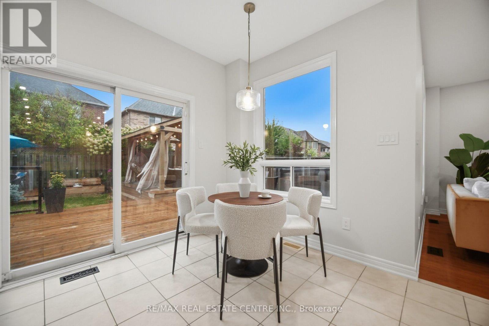 4804 Glasshill Grove Property Photo 18