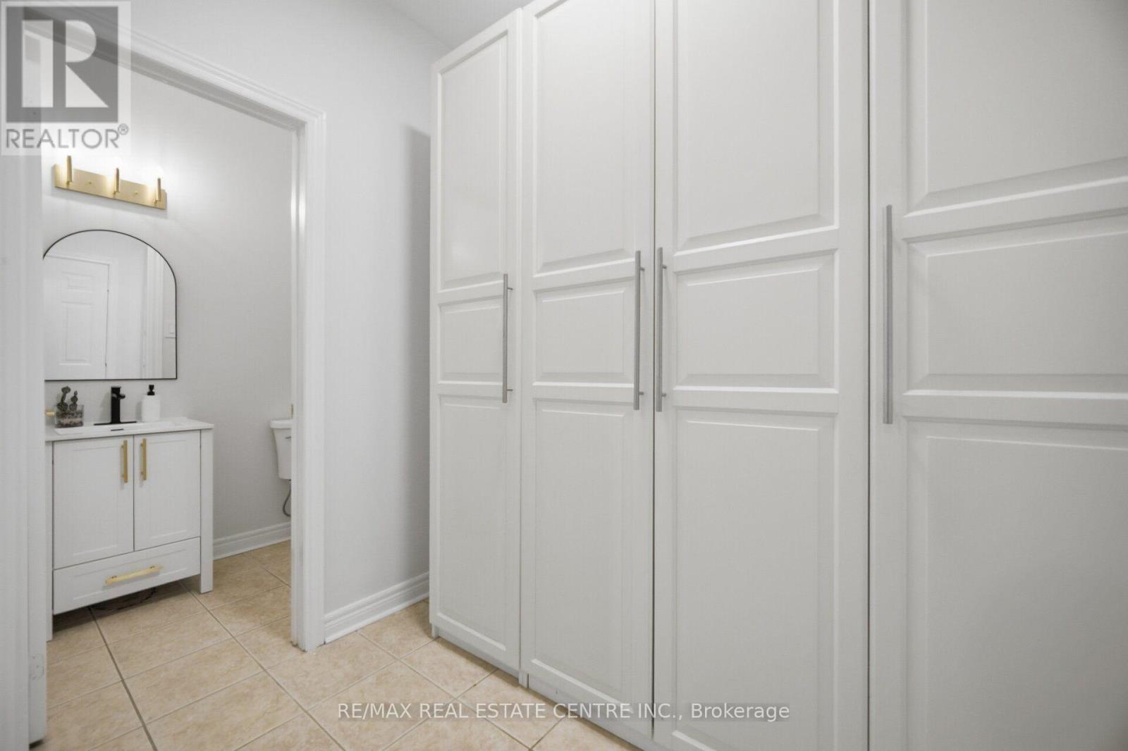 4804 Glasshill Grove Property Photo 20