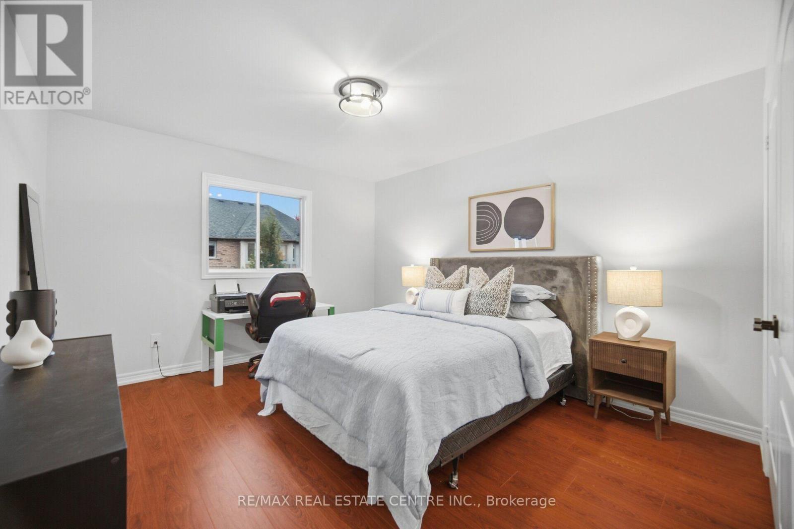 4804 Glasshill Grove Property Photo 29