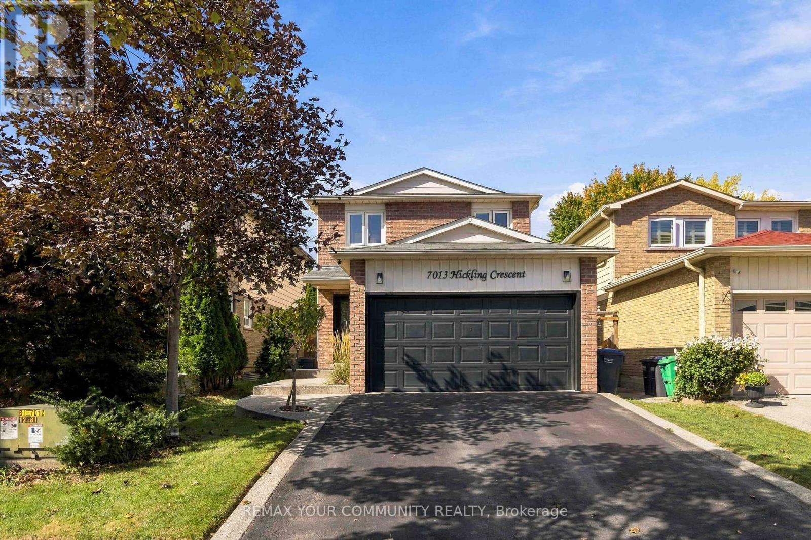 7013 Hickling Crescent Property Photo 2