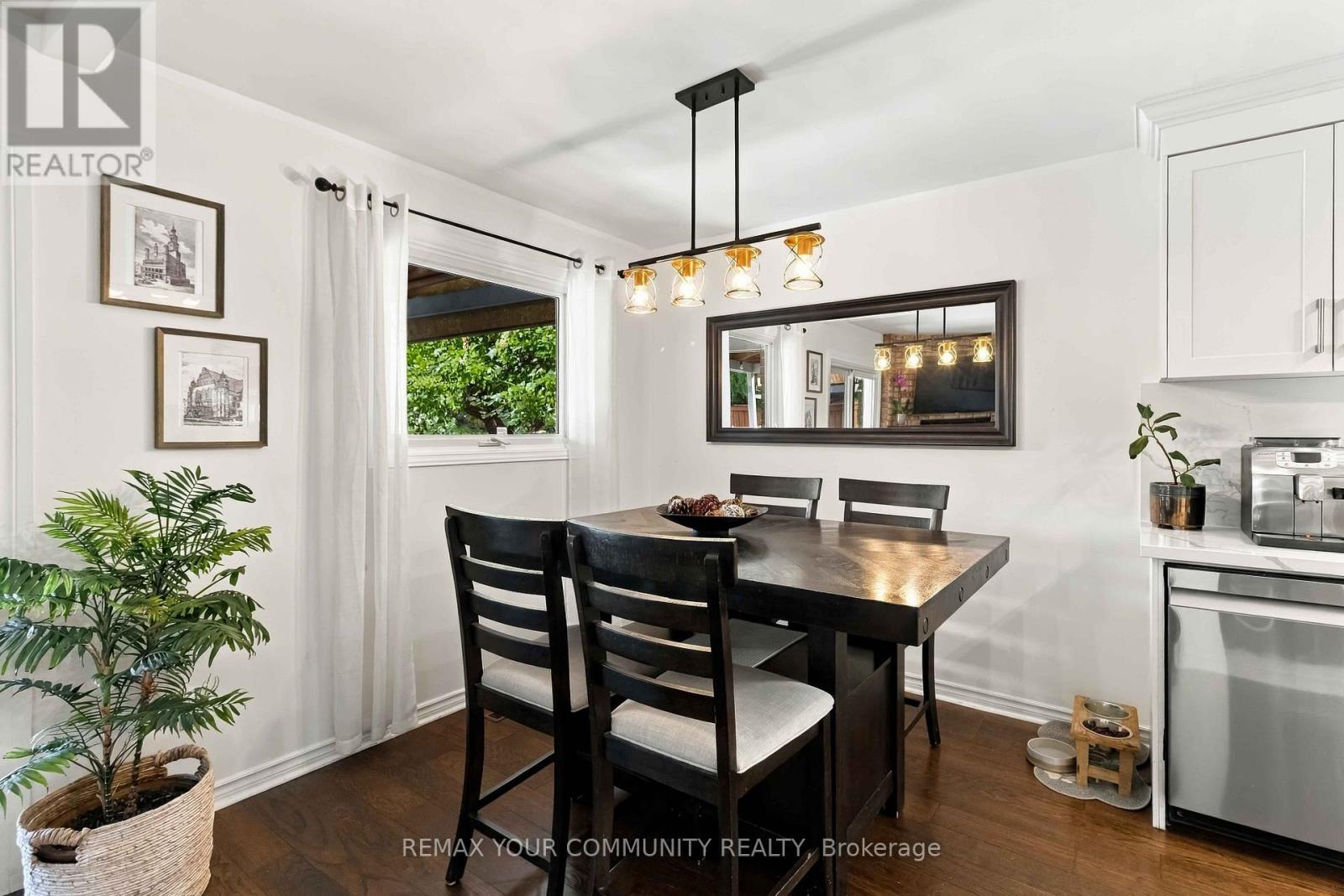 7013 Hickling Crescent Property Photo 10
