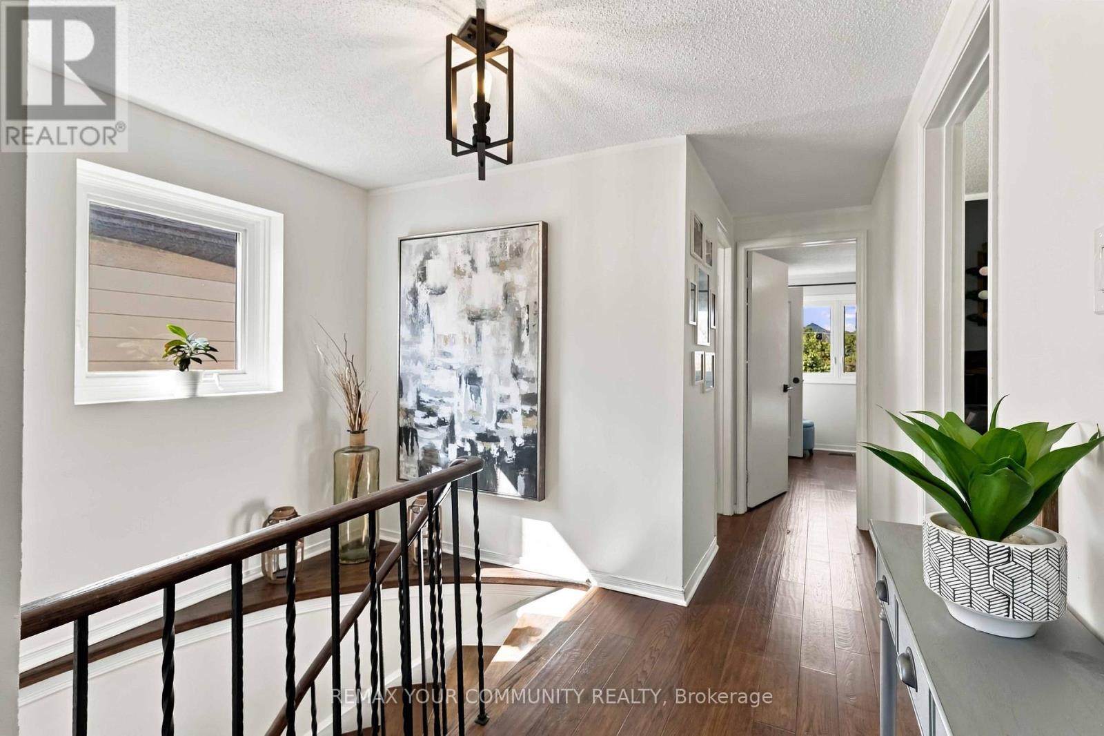 7013 Hickling Crescent Property Photo 15