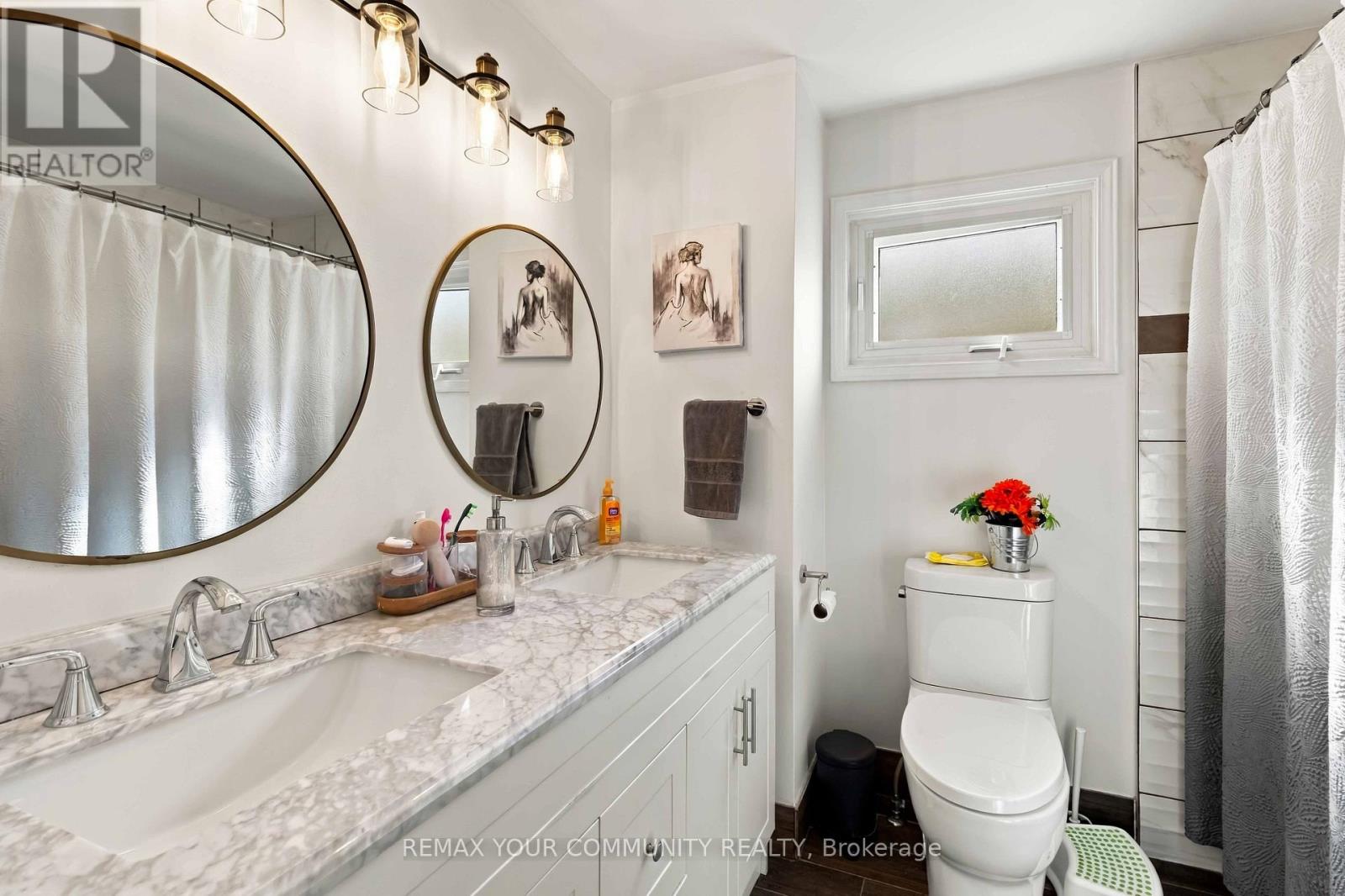 7013 Hickling Crescent Property Photo 19
