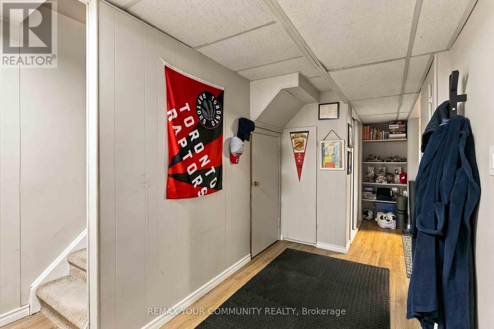 7013 Hickling Crescent Property Photo 27