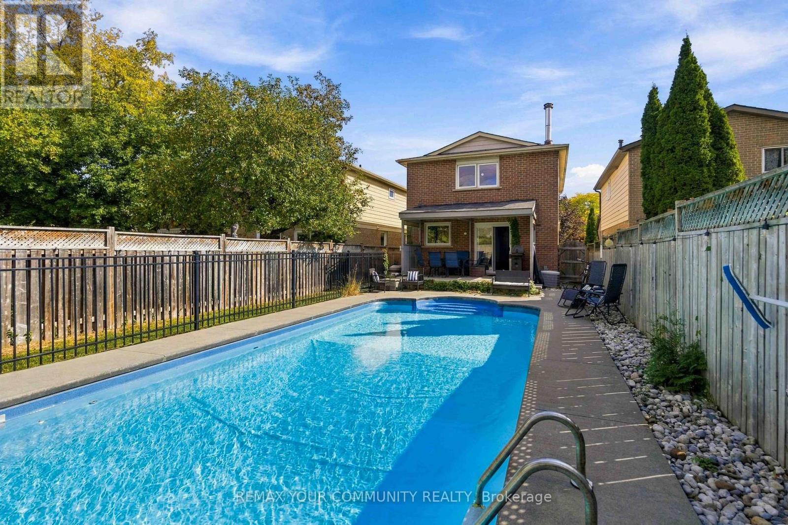 7013 Hickling Crescent Property Photo 33