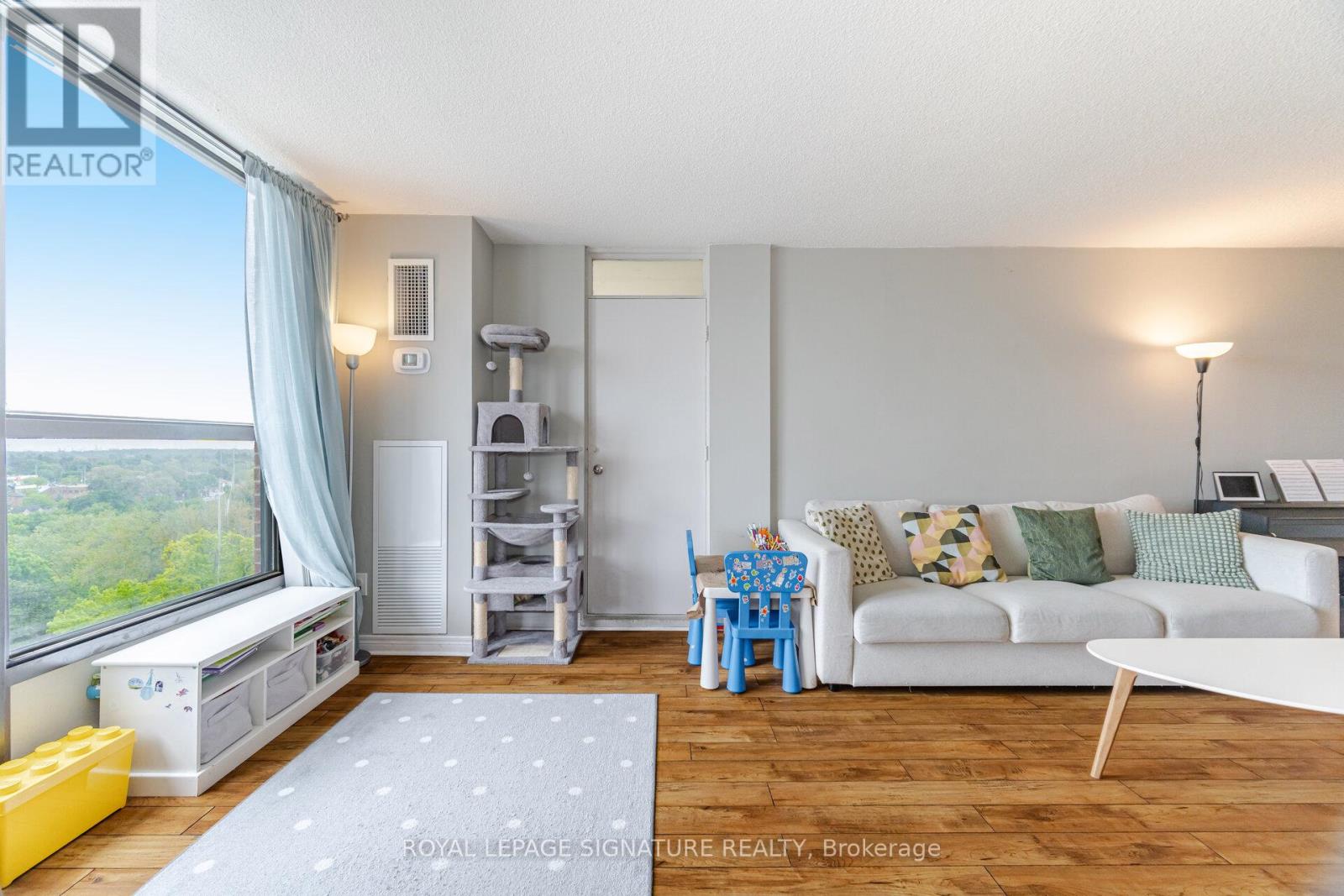 1003 - 3170 Kirwin Avenue Property Photo 11