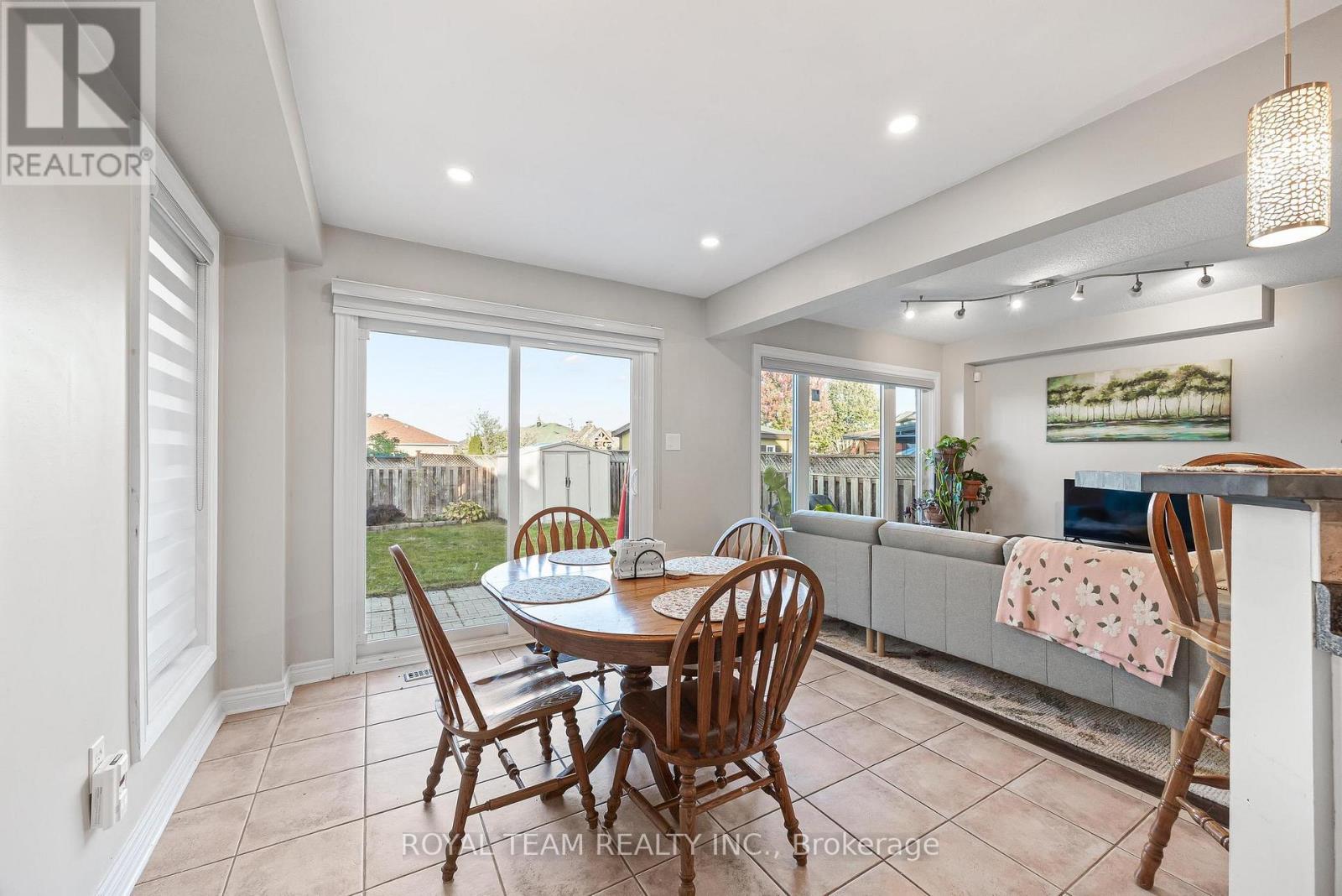 40 Emily Carr Crescent Property Photo 13