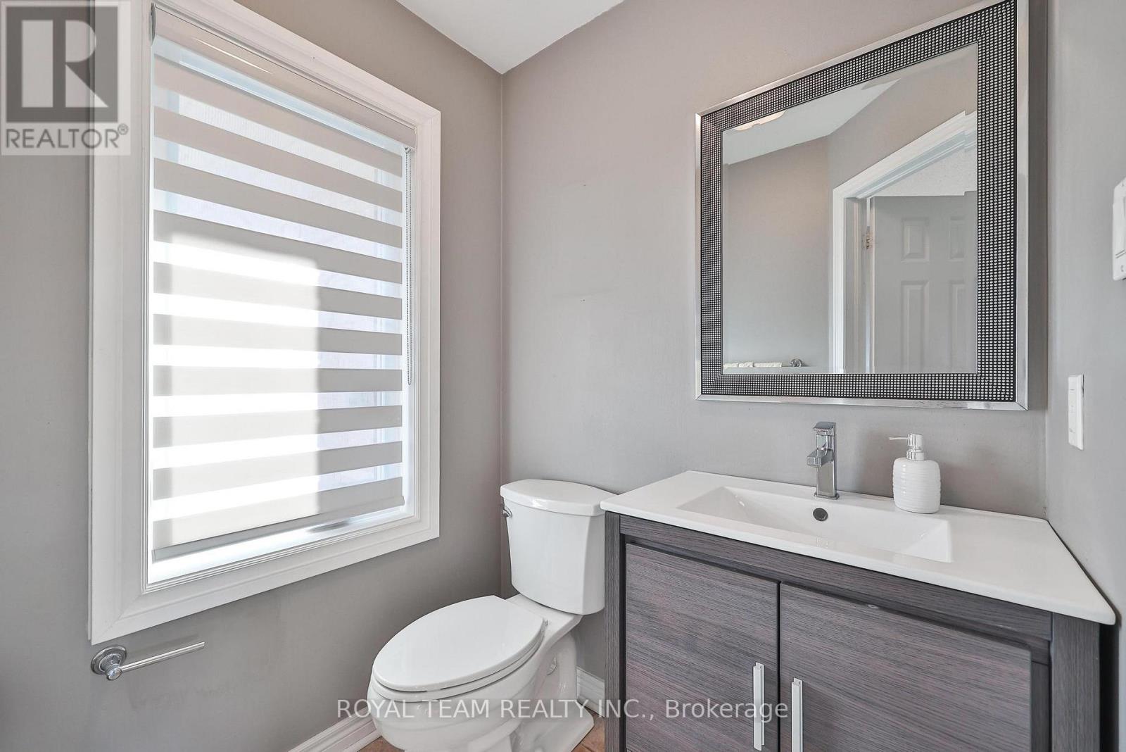 40 Emily Carr Crescent Property Photo 15