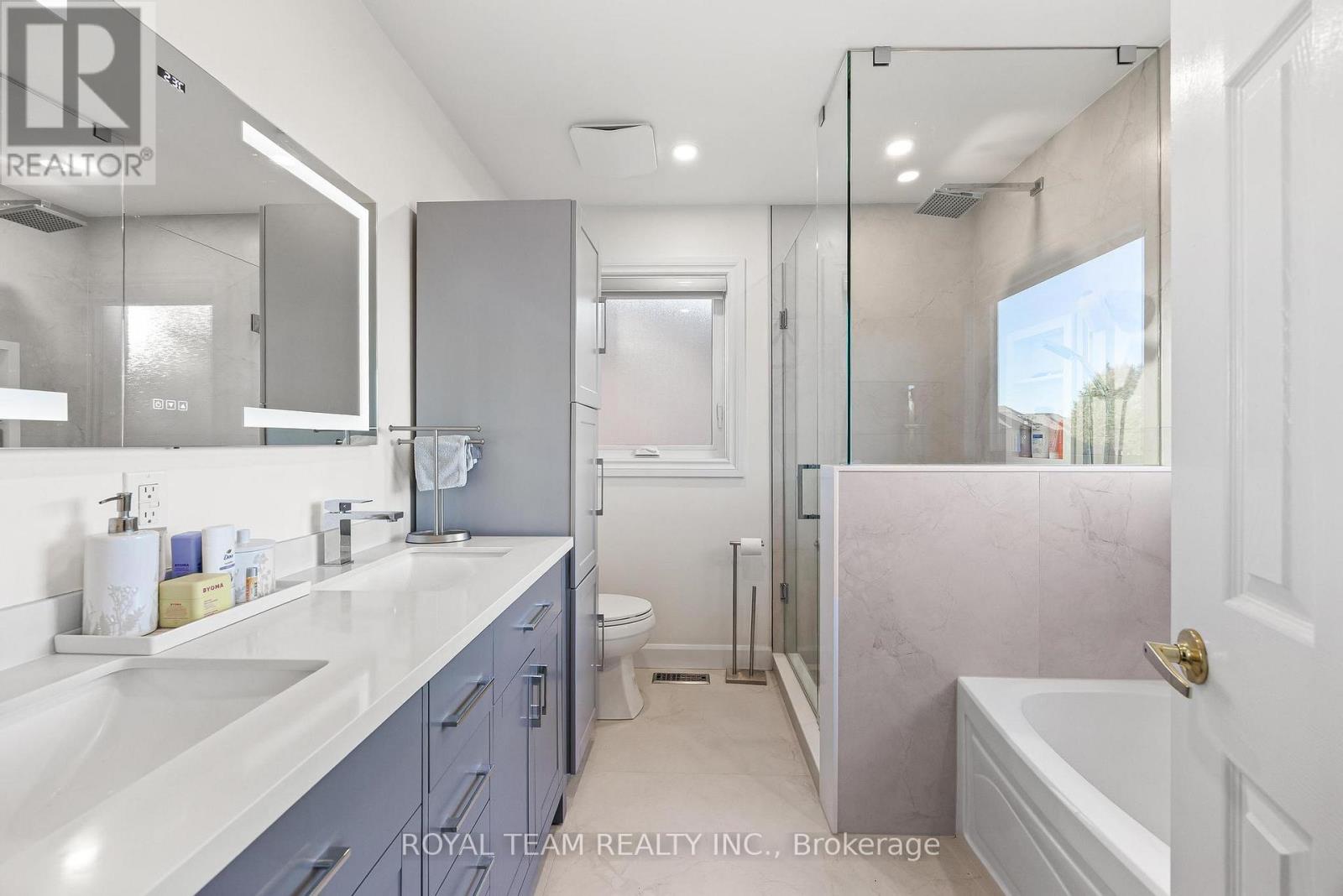 40 Emily Carr Crescent Property Photo 19
