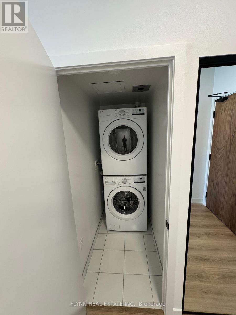 416 - 10 Lagerfeld Drive Property Photo 10