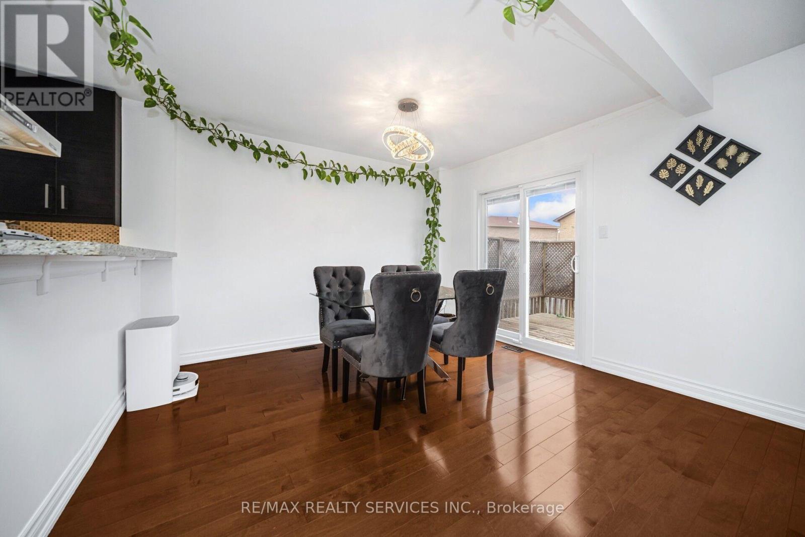 19 Wayne Nicol Drive Property Photo 9