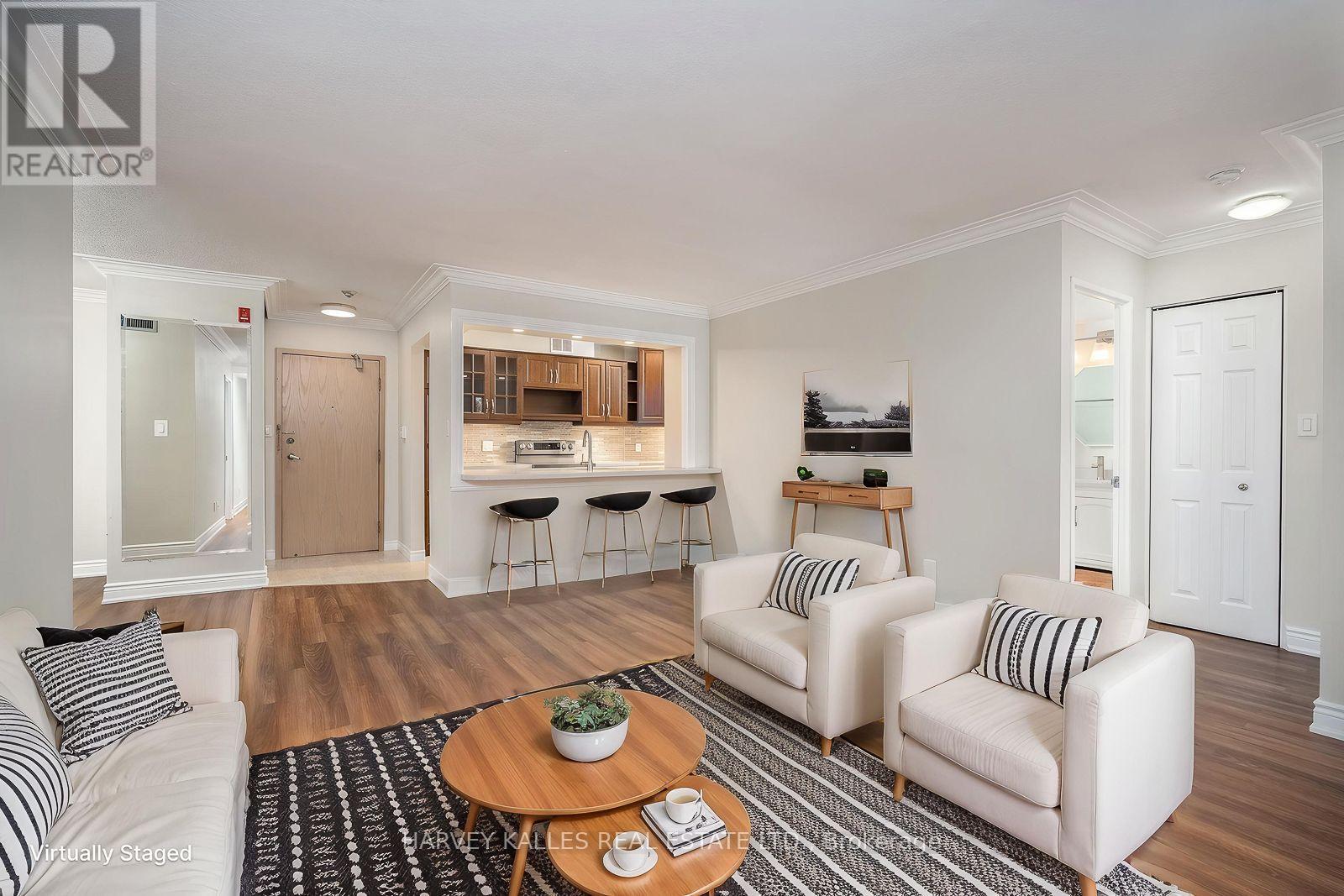 521 - 20 Southport Street Property Photo 4