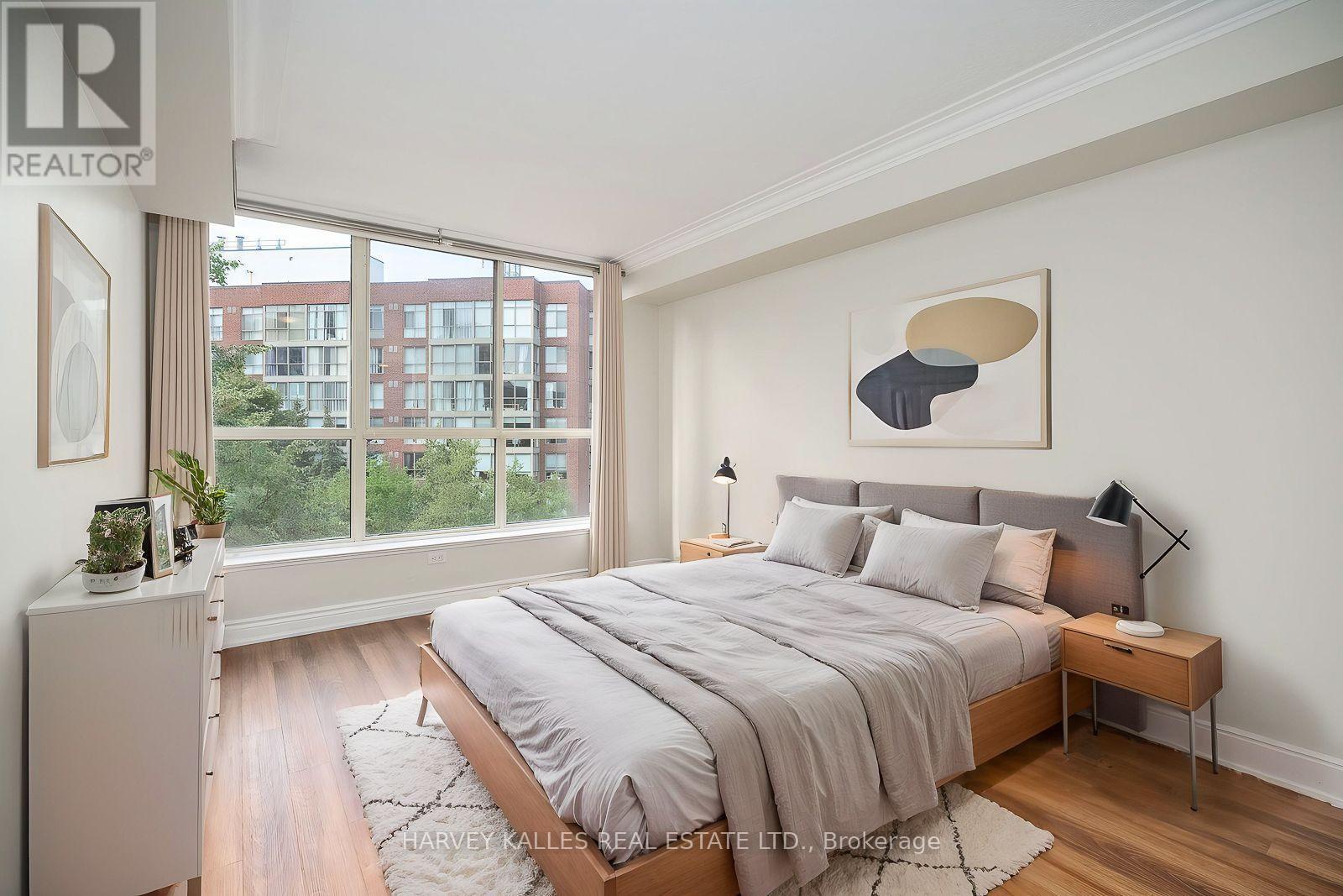 521 - 20 Southport Street Property Photo 19
