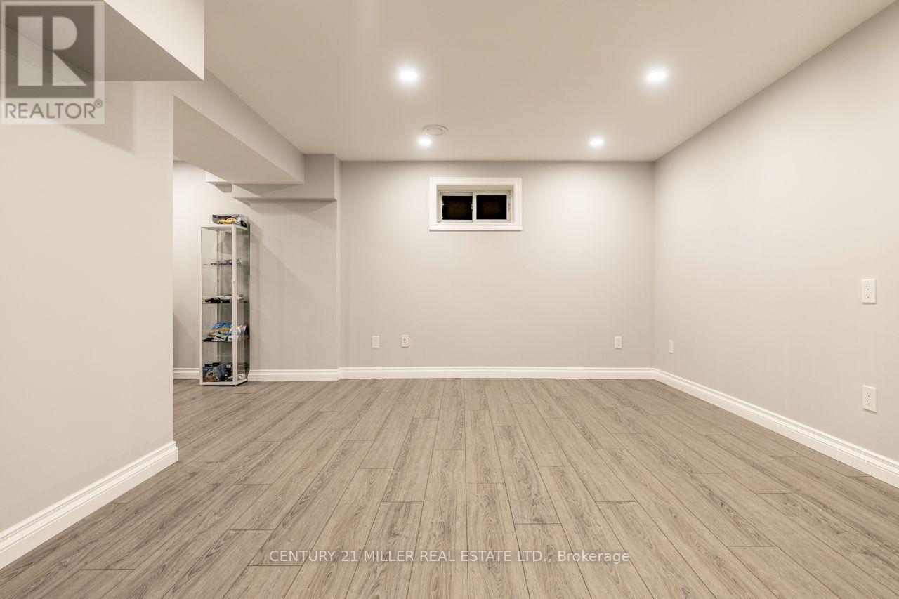 2697 Hollington Crescent Property Photo 21