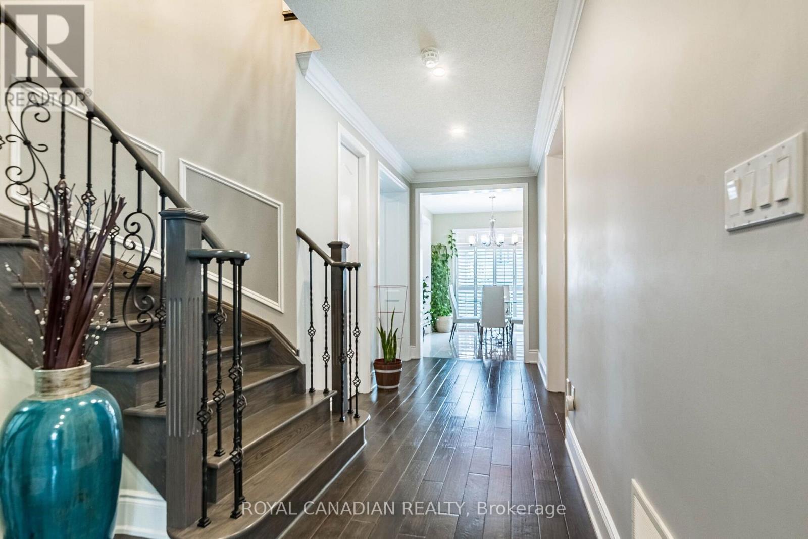 13 Island Grove Property Photo 8