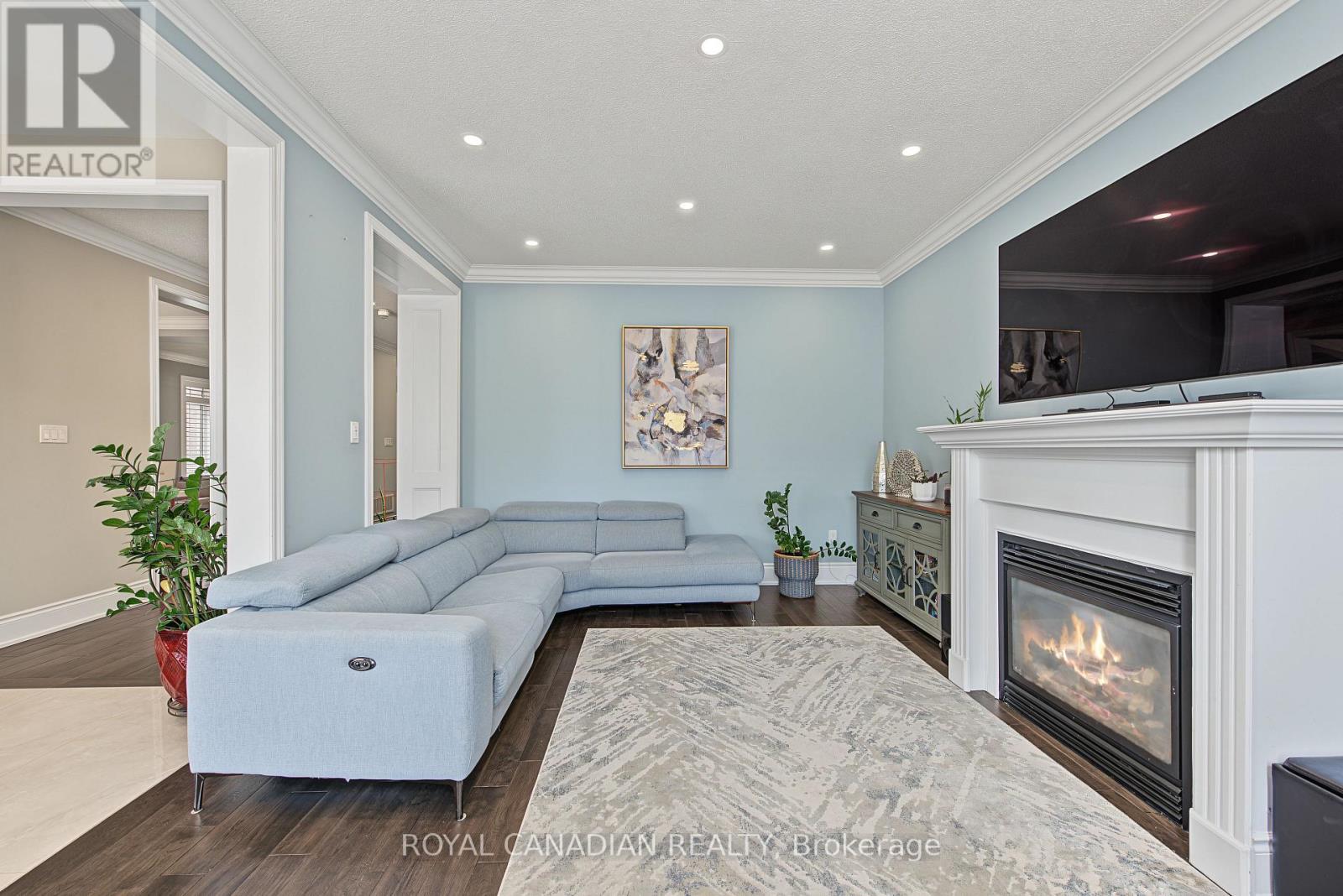 13 Island Grove Property Photo 14