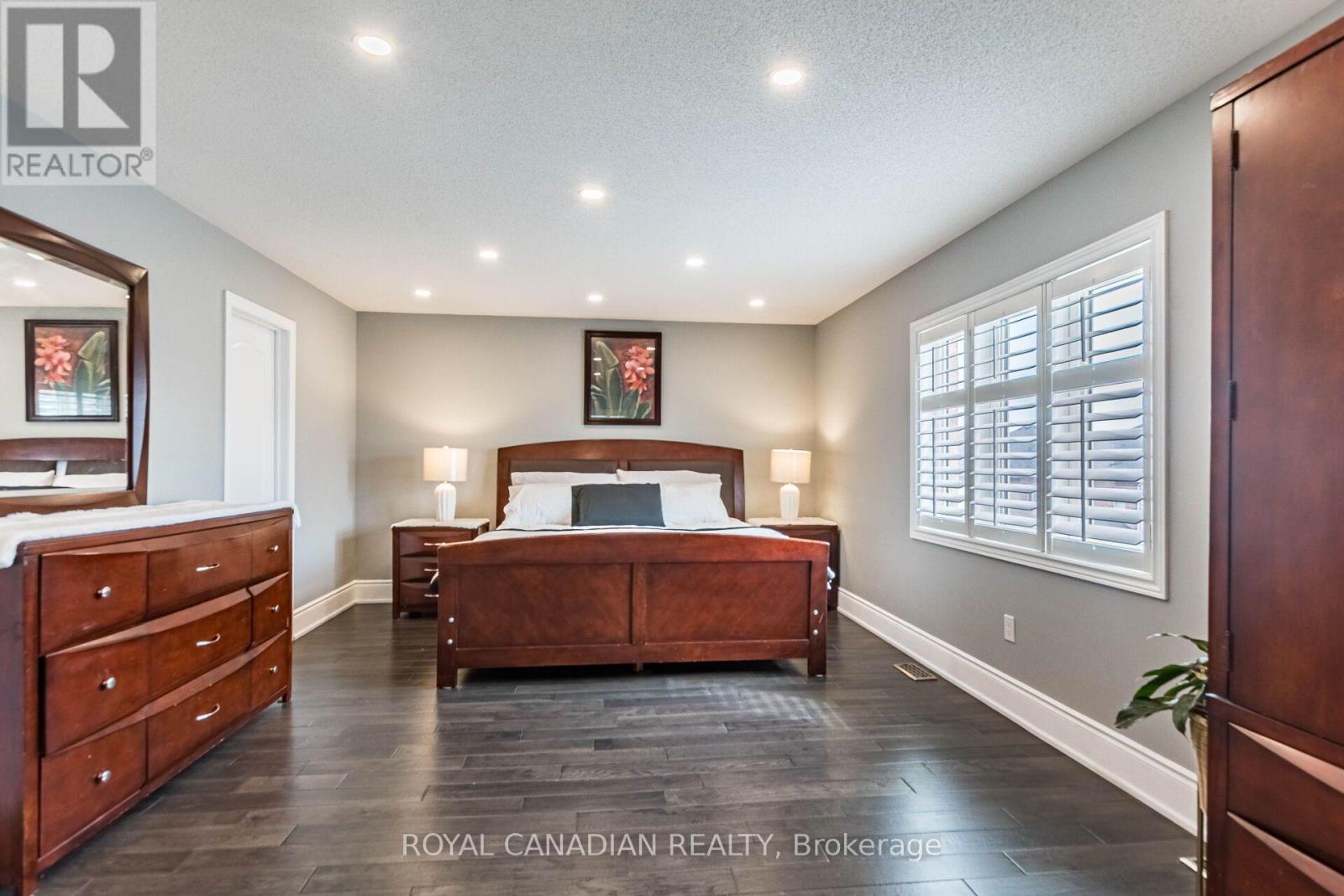 13 Island Grove Property Photo 20