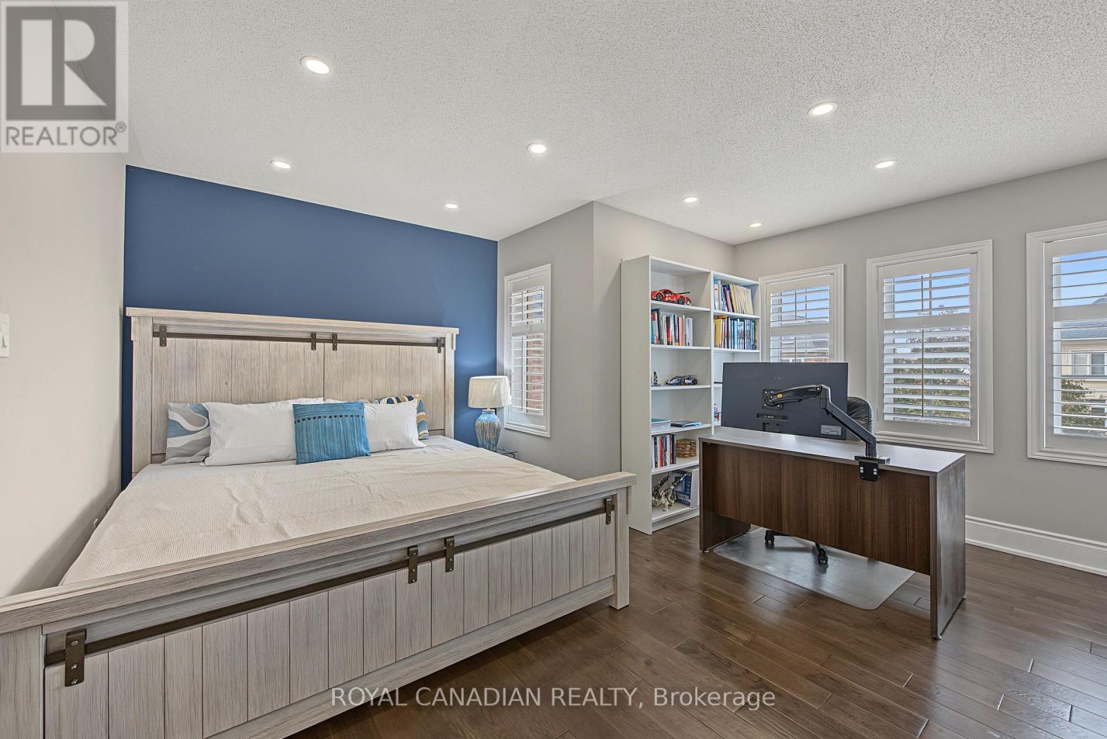13 Island Grove Property Photo 27