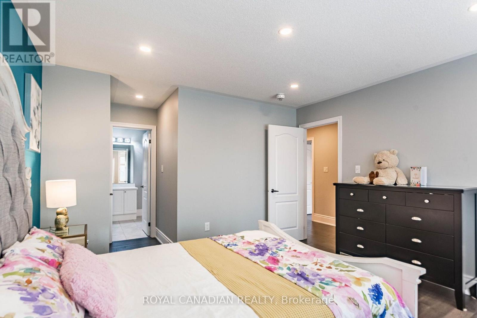 13 Island Grove Property Photo 30