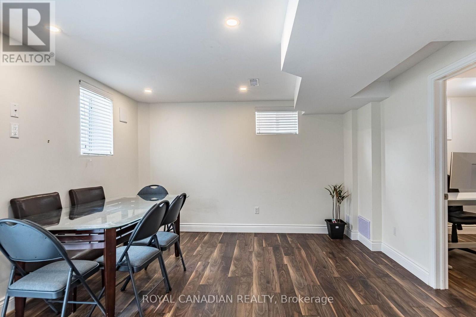 13 Island Grove Property Photo 38