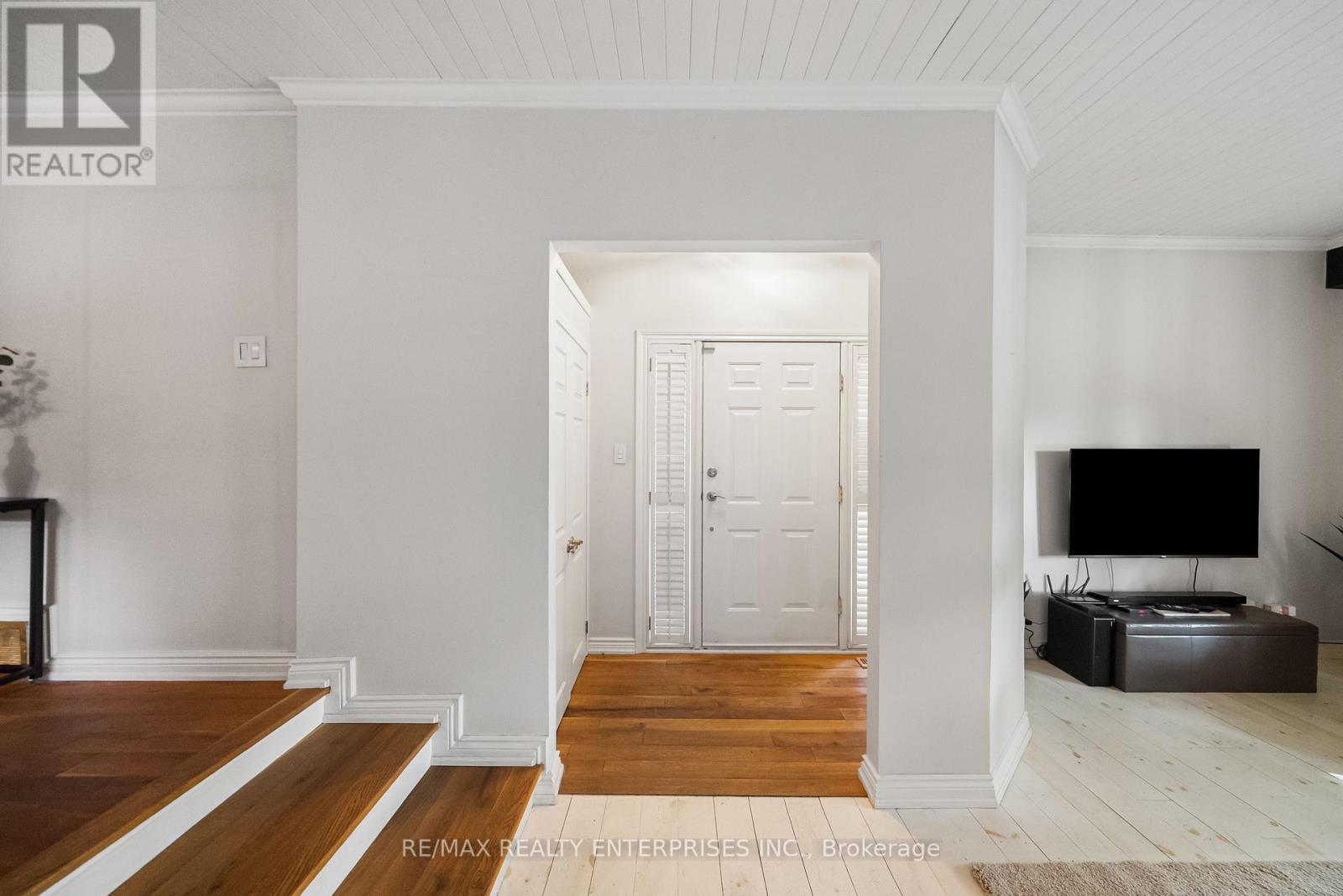 1141 Lakeshore Road W Property Photo 5