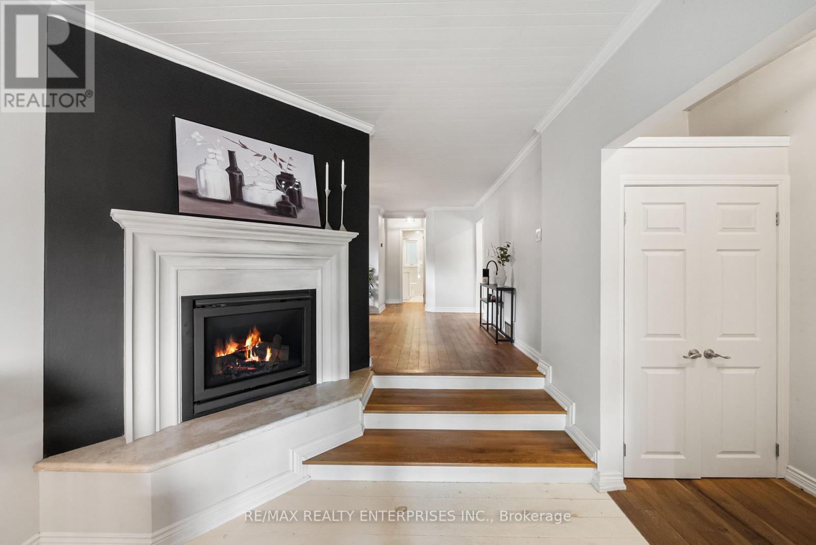 1141 Lakeshore Road W Property Photo 6