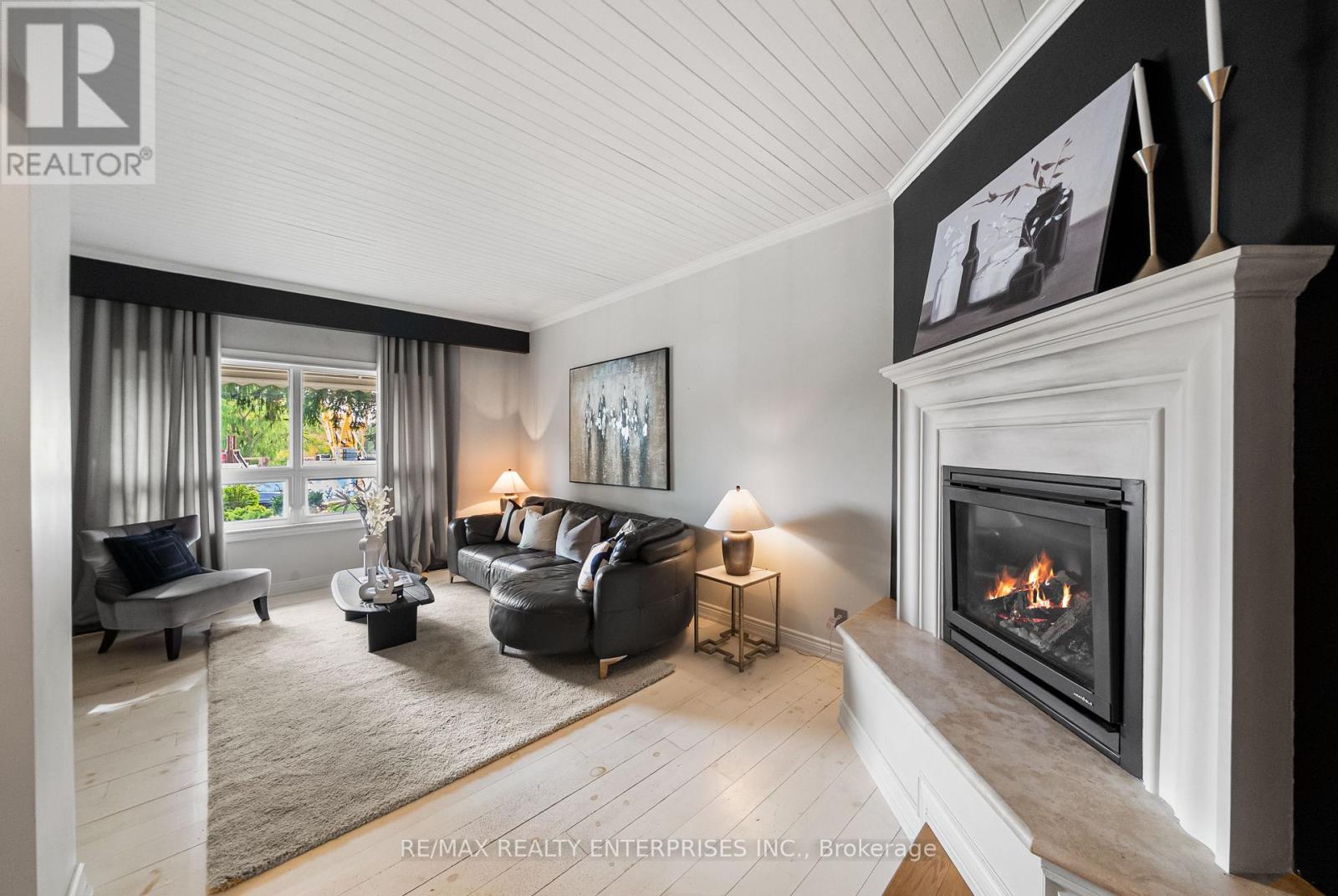 1141 Lakeshore Road W Property Photo 7